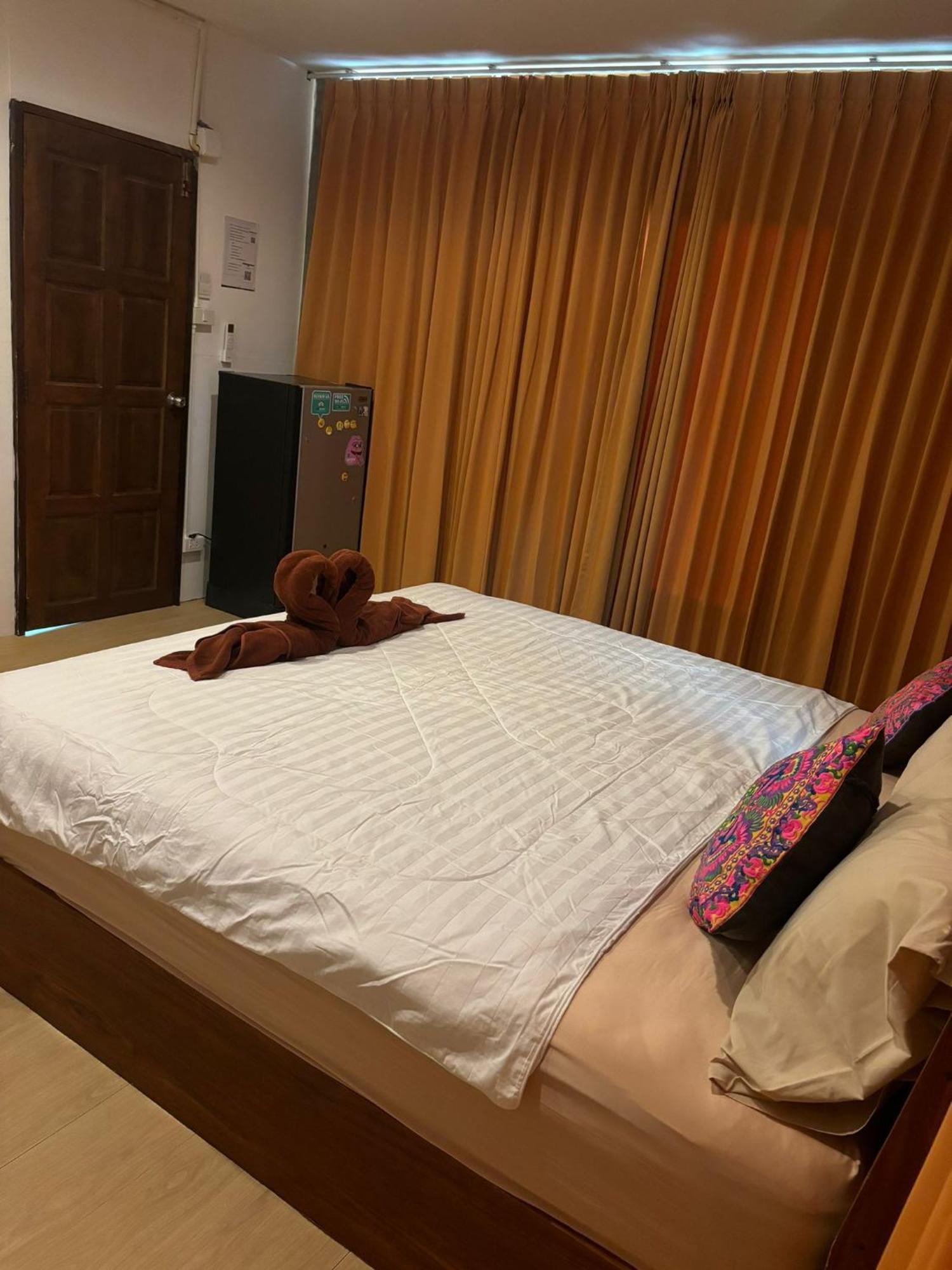Tonmai Suites Ко-Ланта Экстерьер фото