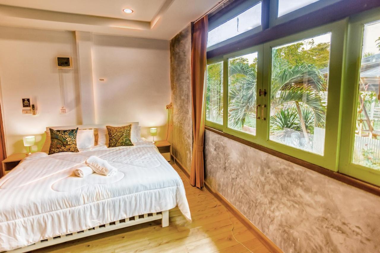 Tonmai Suites Ко-Ланта Экстерьер фото